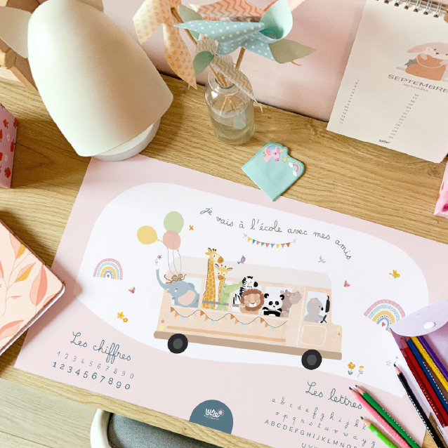Sous-main illustré pour bureau d'enfants écoliers