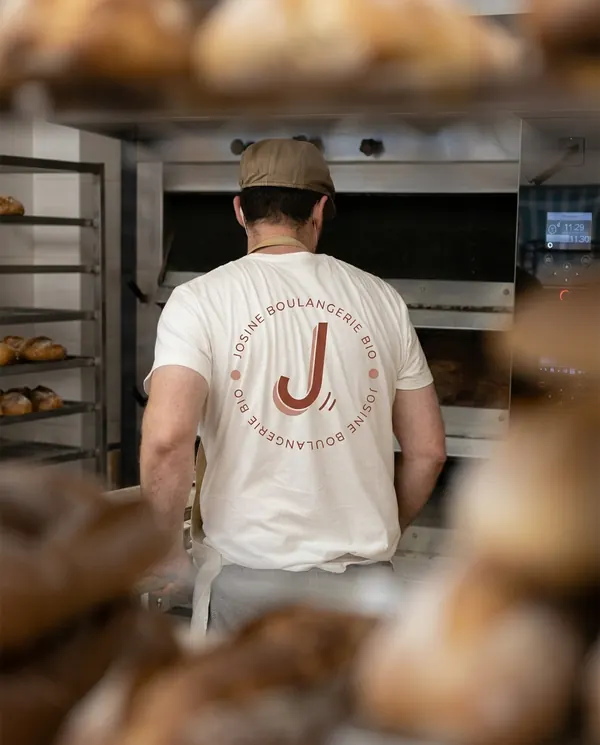 Le dos du t-shirt de l'équipe, avec l'illustration